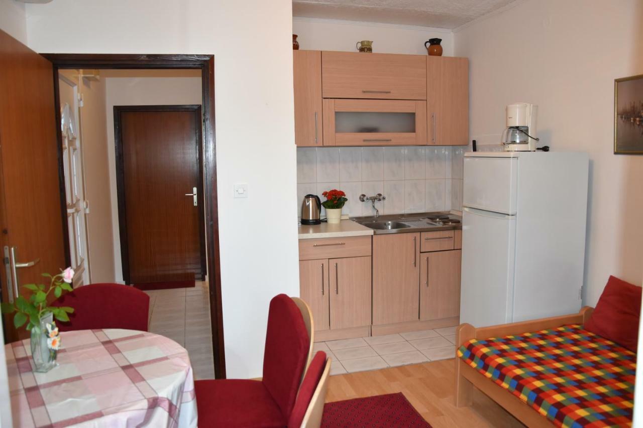 Apartmani Novosel Шіло Екстер'єр фото